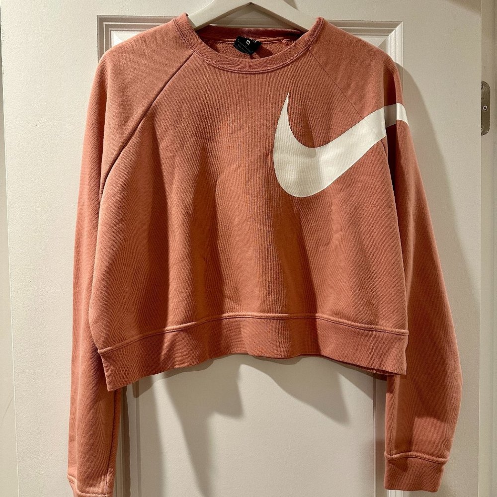 Nike Dri-Fit Women’s Size Medium Swoosh Graphic Versa Sweatshirt Cropped